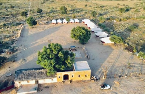 Kanoi Alquiler De RV | The Chirag Desert Camp