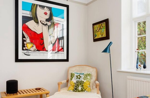 Golders Green Casa | The Chromatic Collection, by Veeve
