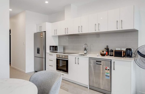 Newton Apartamento | The CityScape Apartment with Wi-Fi and Balcony