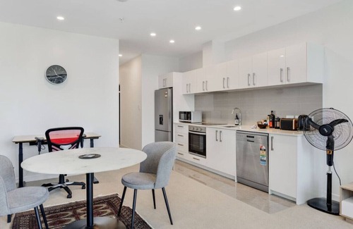 Newton Apartamento | The CityScape Apartment with Wi-Fi and Balcony
