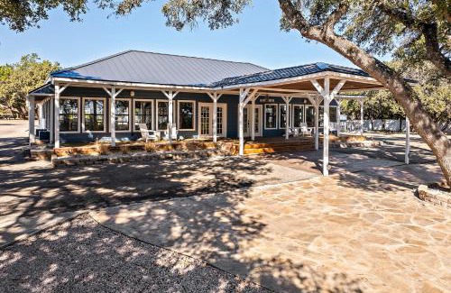 Canyon Lake Hotel | The Claire Hotel