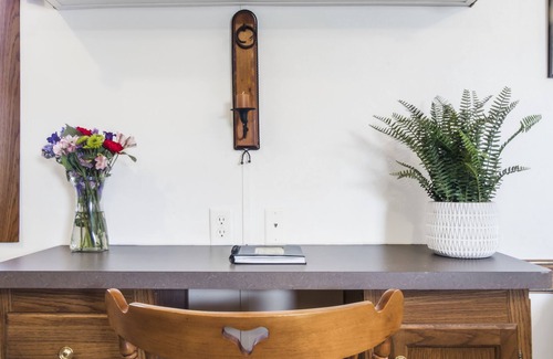 Tyrone Casa | The Claw - An Irvie Home