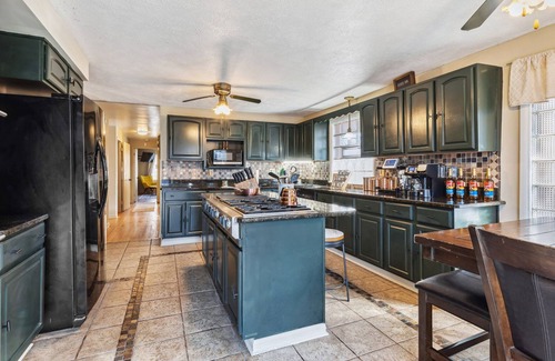 Hough Casa | The Cleveland Cornerstone: 7BR + 4 BA + Ultimate Basement w/ Gameroom