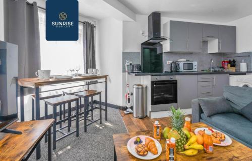Dundee Apartamento | THE CLIPPIE - INVOICE and REDUCED PRICE only via SUNRISE SHORT LETS DUNDEE, 3 Rooms, 4 Beds, Recently Renovated, Free WiFi, Free Street Parking, Ground Floor, Fully Equipped, Short and Long Stay Rates