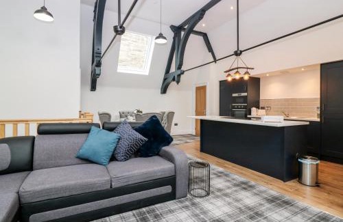 Keith Apartamento | The Clock Tower at The Institute Executive Apartments