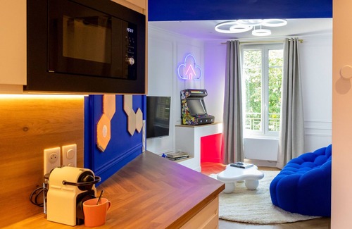 Old Town Apartamento | The Cloud - Troyes City Center - Luxury Spa & Gaming Suite