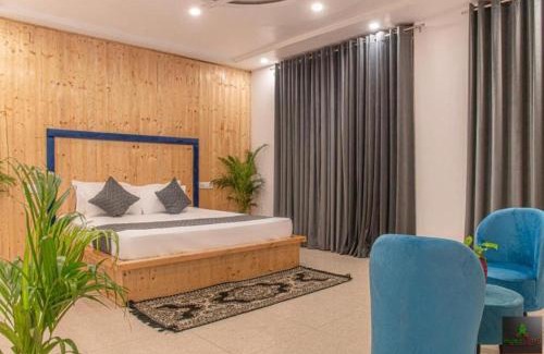 Dharampur Apartamento | The Cloudberry Kasauli I Guaranteed Best Price I Serviced Villa I Open Air Rooftop I Couple Friendly I Pvt Balcony I Kasauli By ExoticStays