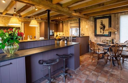 Priors Marston Cabaña | The Coach House at Holy Well - sleeps 6 guests in 3 bedrooms