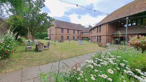 Great Missenden Cama Y Desayuno | The Coach House at Missenden Abbey