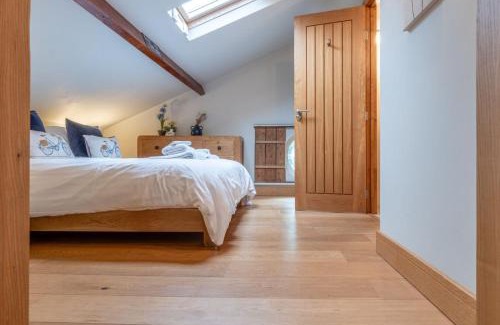 Shottery Casa | The Coach House - Cosy Retreat in Warwickshire!