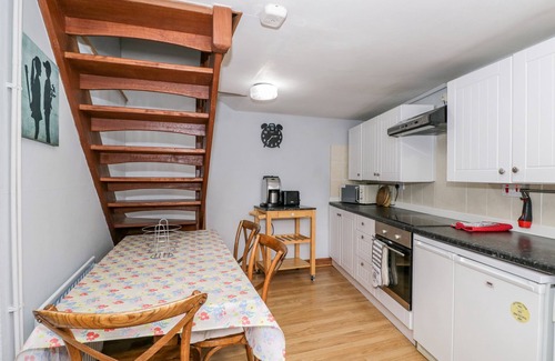 Swineford Cabaña | The Coach House