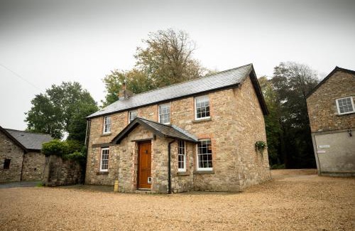Crynant Casa | The Coach House