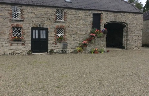 Navan Cabaña | The Coach house of Durhamstown Castle