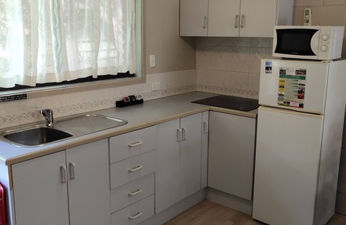 Cowes Hotel | The Coachman Motel & Units