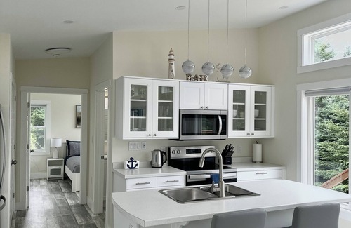 Colindale Casa | The Coastal Bay View