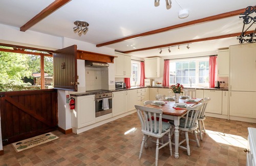 Bere Alston Casa | THE COBBLES, pet friendly, character holiday cottage in Bere Alston