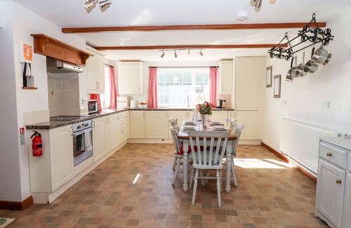 Bere Alston Casa | THE COBBLES, pet friendly, character holiday cottage in Bere Alston