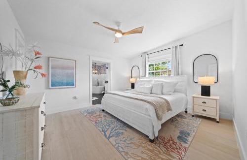 Venetian Way Casa | The Cocoa Plum - A Quiet Riverfront Pool Home Near Beach