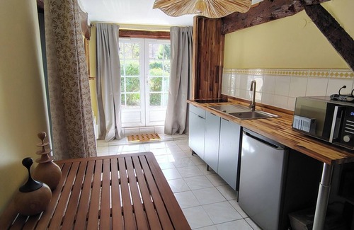 Amfreville-sous-les-Monts Apartamento | The cocoon under the vine