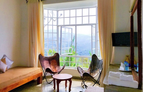 Doluwa Cama Y Desayuno | The Colonial Crest