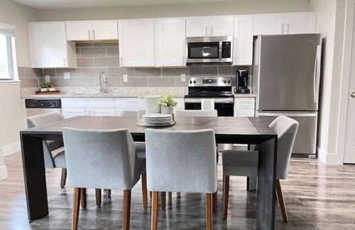 The Colony Casa | THE COLONY COTTAGE W/HOT TUB & OUTDOOR OASIS/FAMILY FRIENDLY