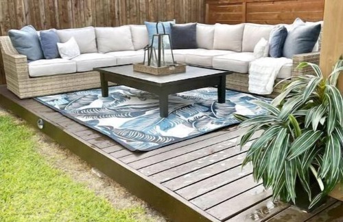 The Colony Casa | THE COLONY COTTAGE W/HOT TUB & OUTDOOR OASIS/FAMILY FRIENDLY