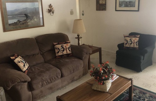 Tyrone Apartamento | ¡Comodidad asequible para negocios o placer!
