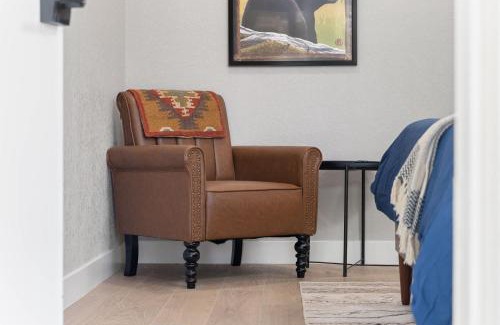 Three Rivers Casa | The Congress Sequoia Motel RM6
