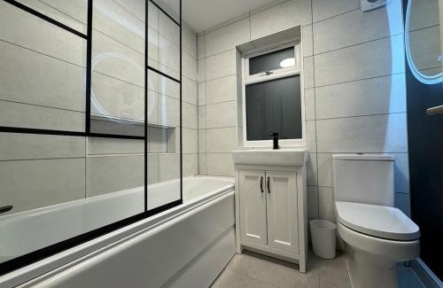 Pollards Hill Apartamento | The Contemporary 4 Bedroom Home
