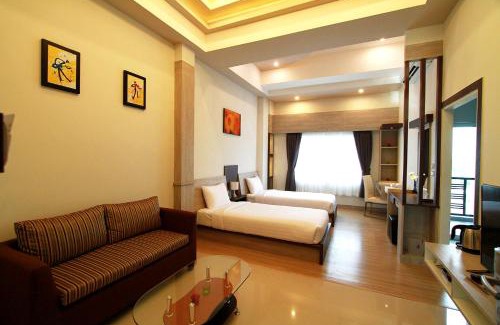 Pluak Daeng Hotel | The Contrast i Hotel