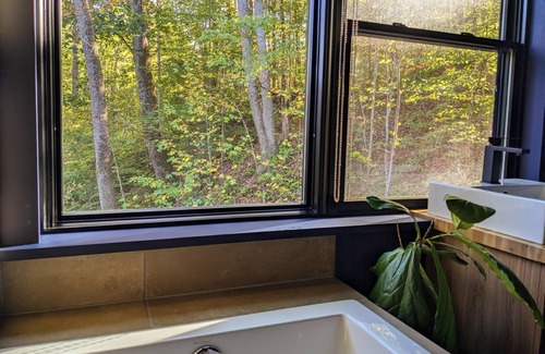 Hood Casa | The Conway River Cabin – a family-friendly vacation home in the Blue Ridge