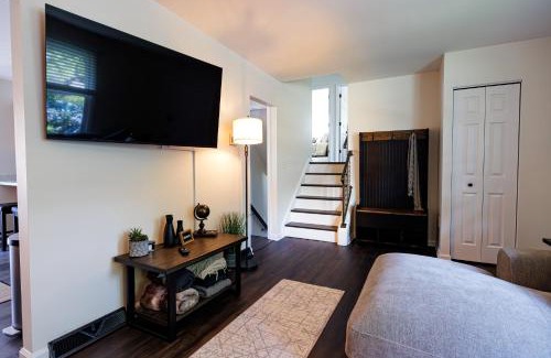 Ephrata Casa | The Cooper Home, Dogs Welcome!