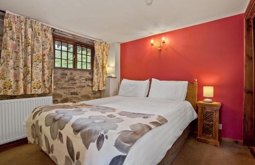 Coniston Casa | The Coppermines Mountain Cottages - Sawyers, Carpenters, Pelton Wheel, Sleeps 18