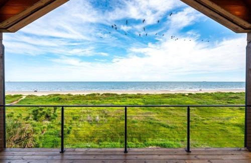 Crystal Beach Casa | The Coppertone House home