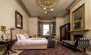 Glebe Cabina | The Corinda Collection