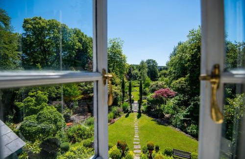 Laugharne Casa | The Cors - Charming Country Escape for Large Family Groups