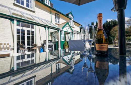 Laugharne Casa | The Cors - Charming Country Escape for Large Family Groups