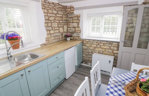 Ettington Cabaña | THE COTTAGE, pet friendly, character holiday cottage in Ettington