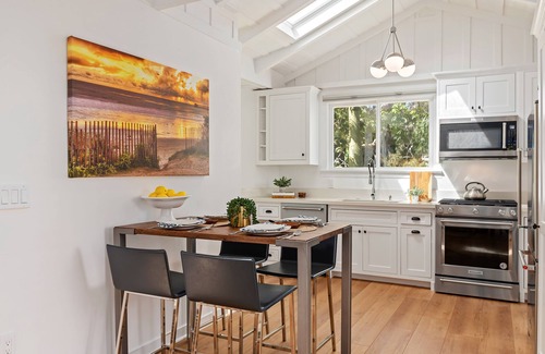 Montecito Casa | The Cottage in Montecito - Lower Village Near Beach & Rosewood Miramar