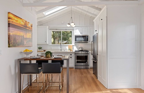 Montecito Casa | The Cottage in Montecito - Lower Village Near Beach & Rosewood Miramar