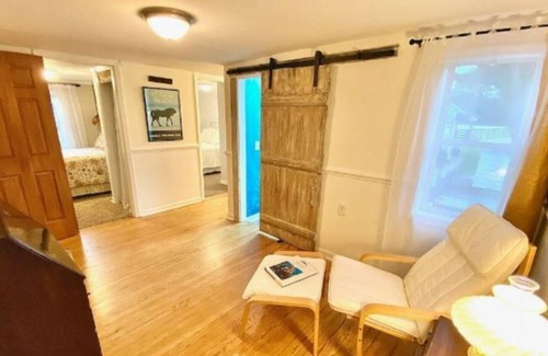 Newport Cabaña | The Cottage, a place the whole family will enjoy!