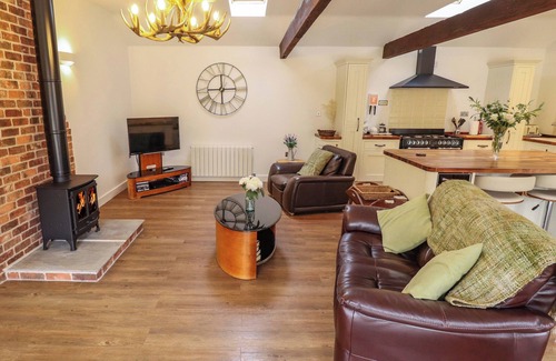 Horncastle Cabaña | THE COTTAGE AT GRANGE FARM BARNS, pet friendly in Horncastle