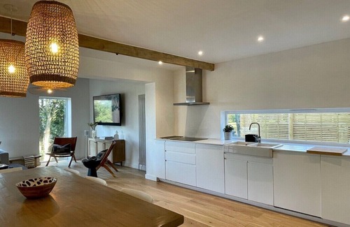 Amlwch Cabaña | The Cottage at The Pines, Bull Bay.