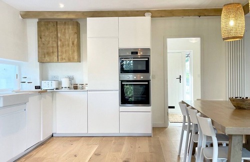 Amlwch Cabaña | The Cottage at The Pines, Bull Bay.