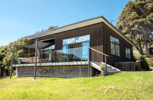 Omiha Cabaña | The Cottage at Te Whau Retreat - Stay Waiheke