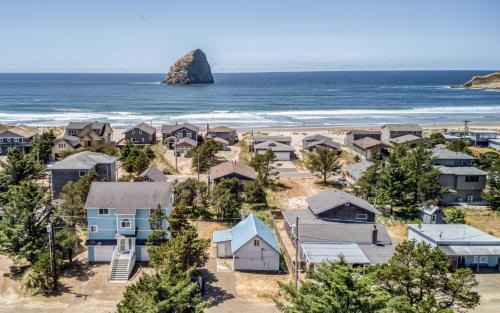 Pacific City Casa | The Cottage Keeper - Meredith Lodging