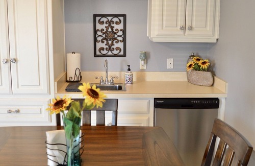 Lake Country Cabaña | The Cottage on EML
