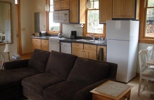 Asheville Cabaña | The Cottage on Parkway Loop: ¡Tranquilo, acogedor, conveniente!