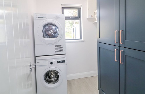 Brinlack Casa | THE COTTAGE, pet friendly, with open fire in Derrybeg, County Donegal