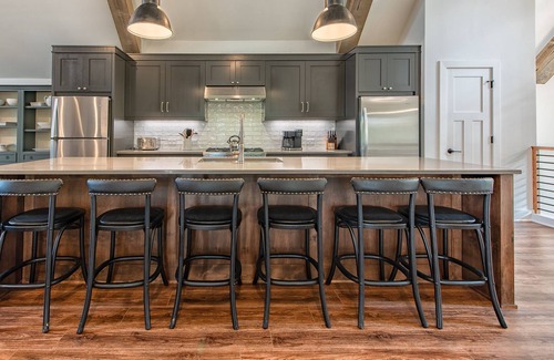 Lake Norman of Catawba Cabaña | The Cottage | Pickle Ball Court-Pool |Sleeps 14 | water views galore